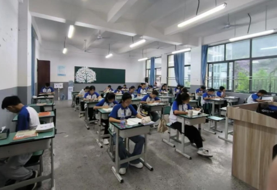 从课堂革新到教研突破再到特色试点教育正以改革为笔