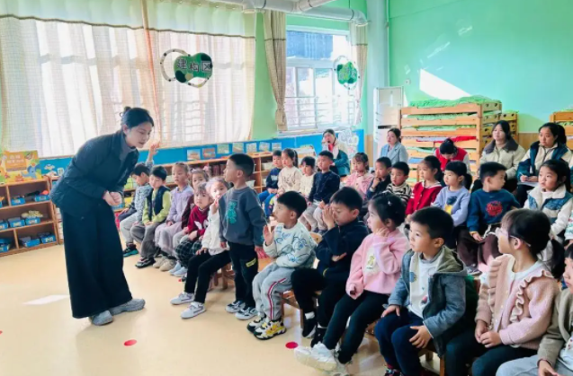 强化师资核心融通资源网络构筑高质量的幼儿运动发展新生态 强化师资核心融通资源网络构筑高质量的幼儿运动发展新生态